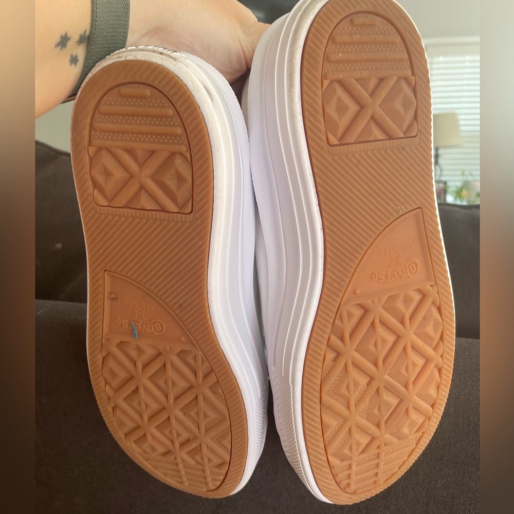 Converse White Sneakers Classic Low-Top Design - Picture 4 of 9